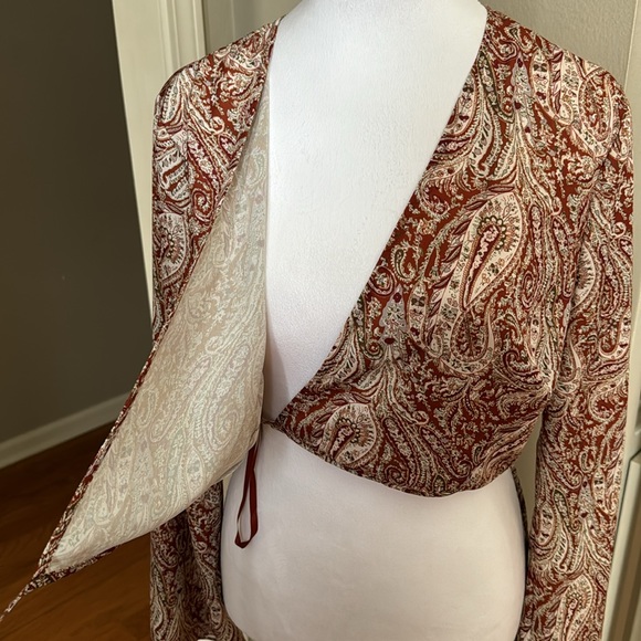 Gianni Bini Crop Wrap Top - Picture 4 of 5